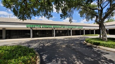 7443-7495 N University Dr, Tamarac, FL à louer Photo intérieure– Image 2 sur 2