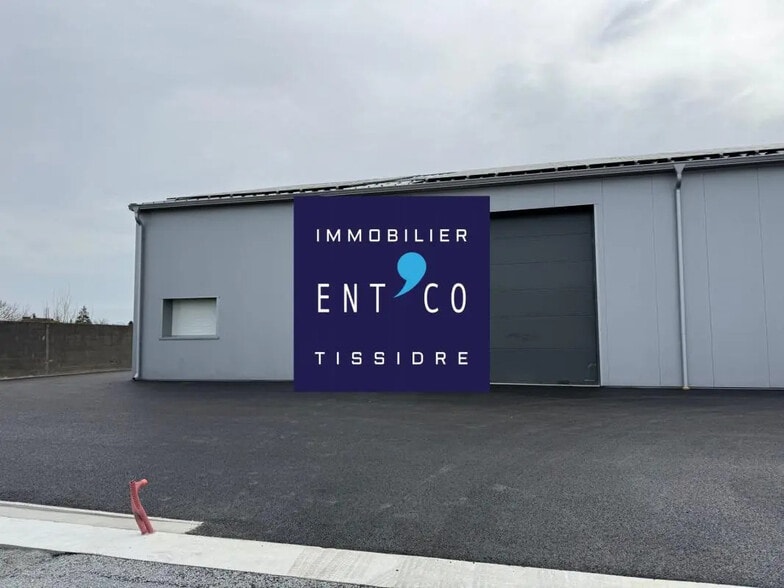 Local d’activités dans Castelculier à louer - Photo de l’immeuble – Image 2 sur 4