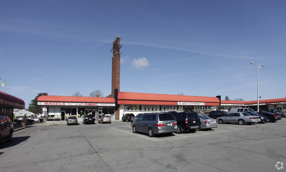 662-718 Dogwood Ave, Franklin Square, NY à louer - Photo principale – Image 1 sur 9