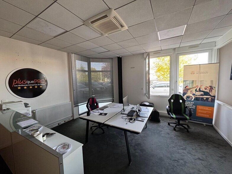 Bureau dans Marly à louer - Photo intérieure – Image 2 sur 6