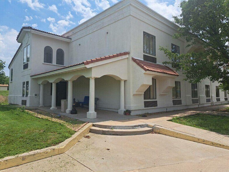 1401 W US Highway 54, Pratt, KS à vendre - Photo de l’immeuble – Image 3 sur 20