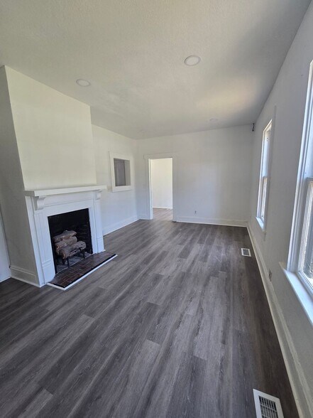 902 E Reynolds St, Plant City, FL à louer - Photo de l’immeuble – Image 2 sur 12