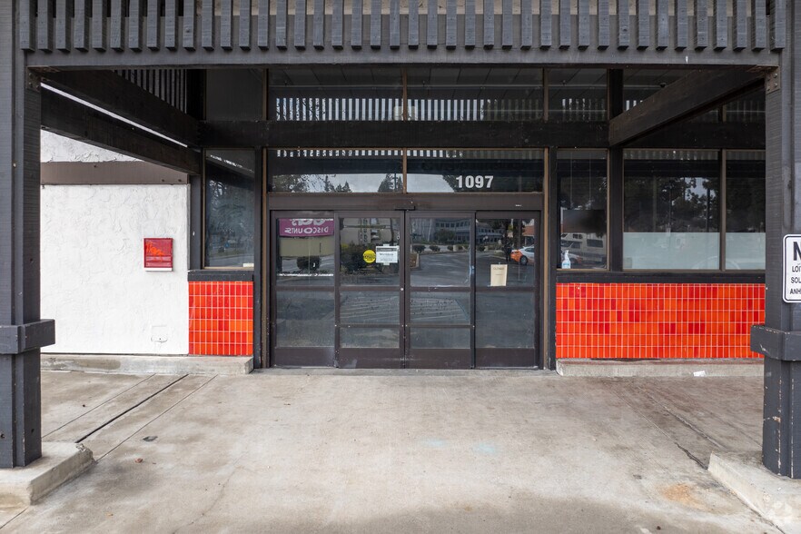 1097 Leigh Ave, San Jose, CA à vendre - Photo de l’immeuble – Image 2 sur 9