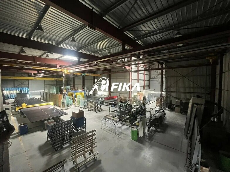 Local d'activités dans Saint-André-de-Cubzac à vendre - Photo de l’immeuble – Image 2 sur 11