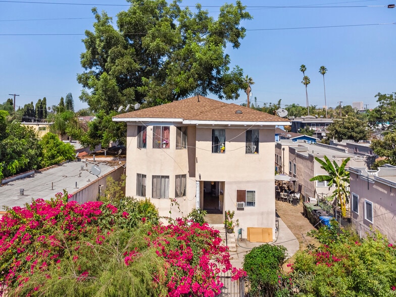 1627 S Burlington Ave, Los Angeles, CA à vendre - Photo de l’immeuble – Image 2 sur 32