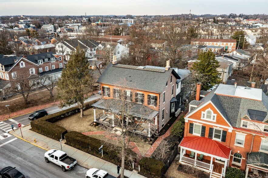 305 S Walnut St, West Chester, PA à vendre - Photo de l’immeuble – Image 3 sur 21