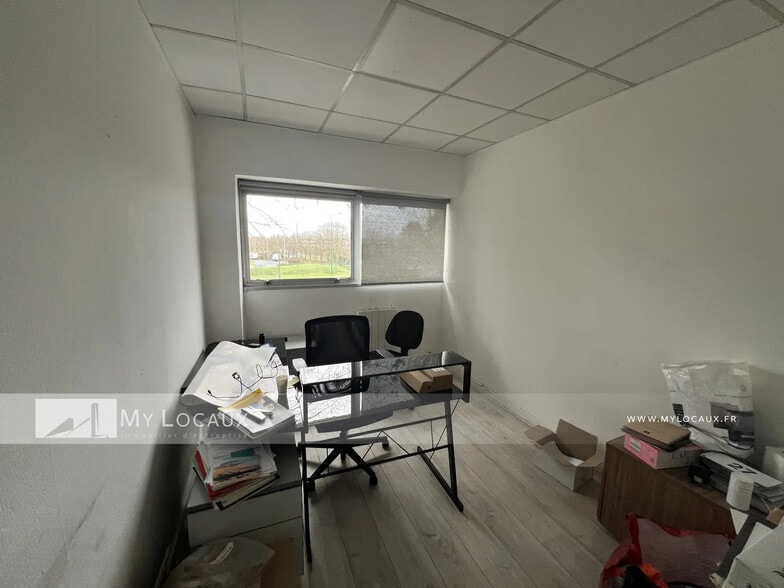 Local d’activités dans SAINT-OUEN-L'AUMONE à louer - Photo intérieure – Image 2 sur 7