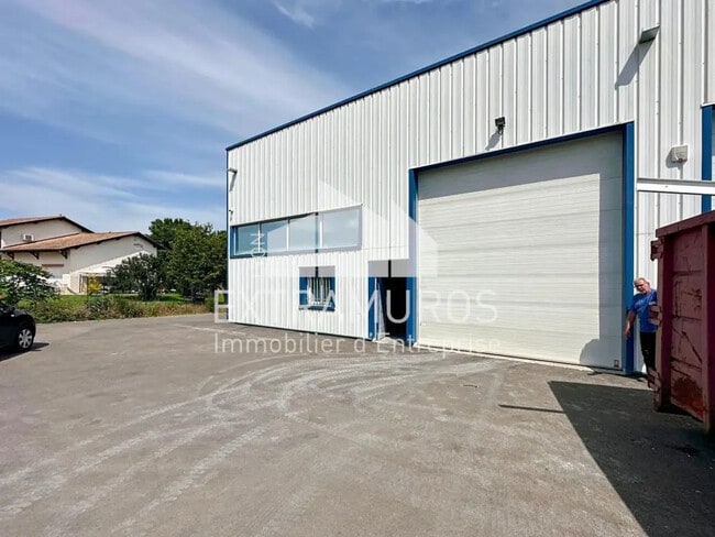 Plus de détails pour Industriel/Logistique à louer