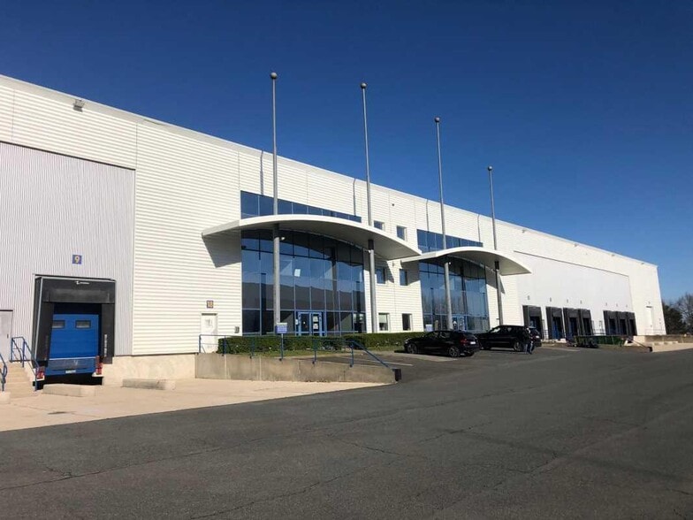 Industriel/Logistique dans Marly-la-Ville à louer - Photo de l’immeuble – Image 2 sur 8