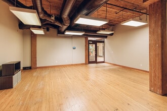 208 SW First Ave, Portland, OR à louer Photo de l’immeuble– Image 1 sur 7