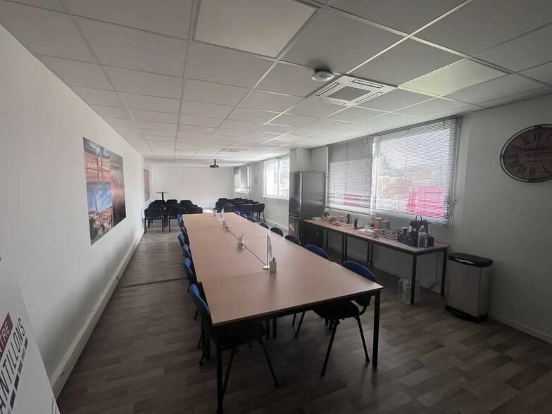 Local d’activités dans Carbon-Blanc à louer - Photo intérieure – Image 3 sur 8