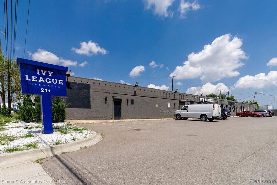 465-471 S Schaefer Hwy, Detroit, MI à vendre - Photo de l’immeuble – Image 2 sur 11