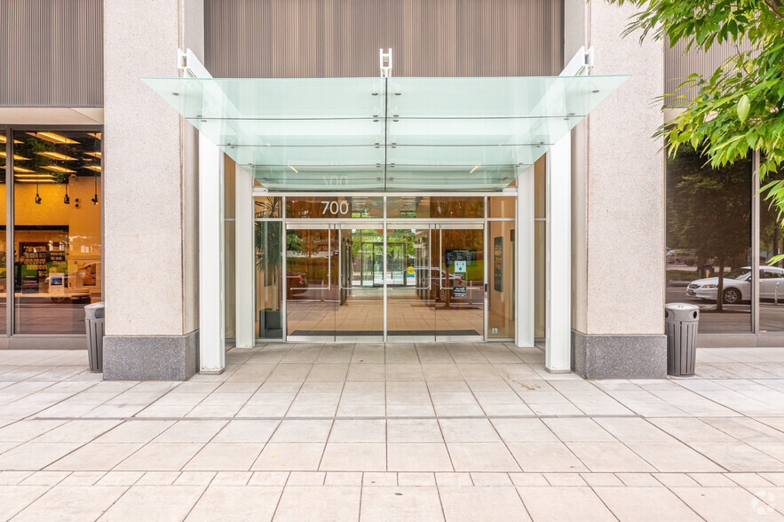 700 NE Multnomah St, Portland, OR à louer - Photo de l’immeuble – Image 3 sur 4