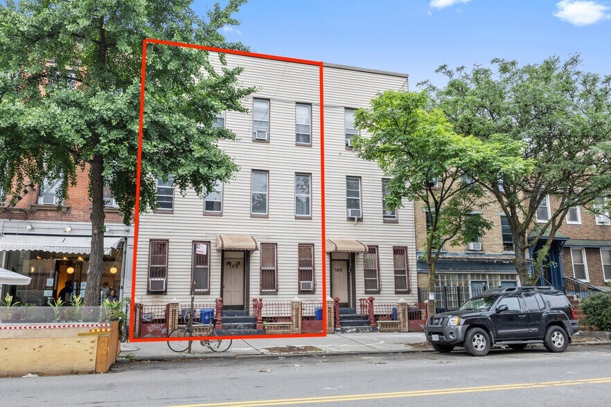 102 Roebling St, Brooklyn, NY à vendre - Photo de l’immeuble – Image 2 sur 3