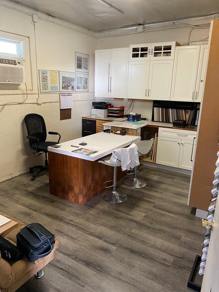 1112 Chestnut St, Burbank, CA à louer - Photo intérieure – Image 2 sur 5