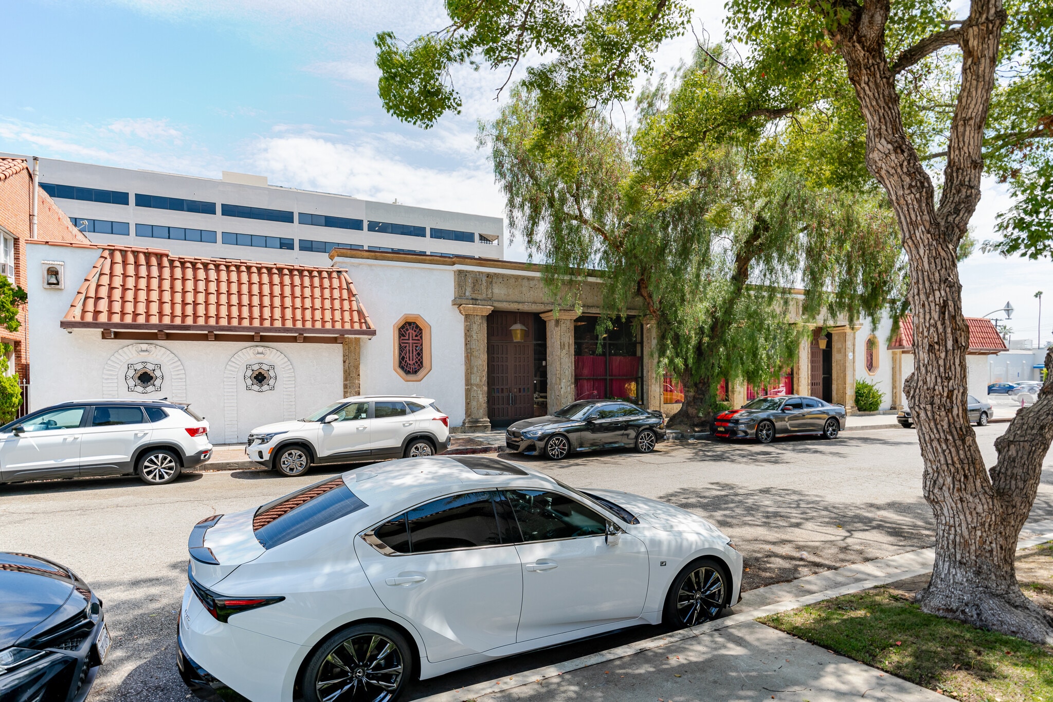 333 E Colorado St, Glendale, CA à louer Photo intérieure– Image 1 sur 16