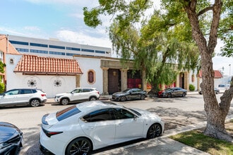 333 E Colorado St, Glendale, CA à louer Photo intérieure– Image 1 sur 16