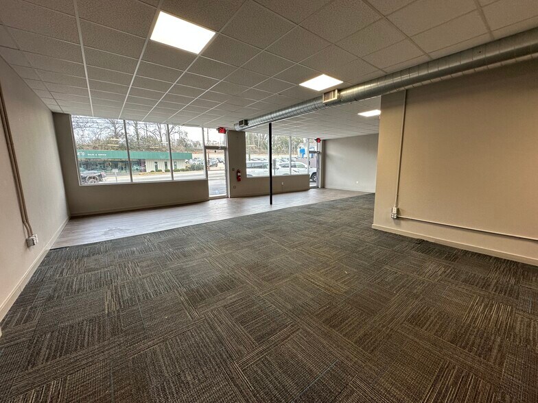 600 Laurens Rd, Greenville, SC à louer - Photo de l’immeuble – Image 2 sur 12