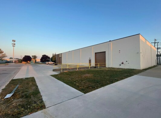 640 Minnesota Dr, Troy, MI à louer - Photo de l’immeuble – Image 3 sur 5