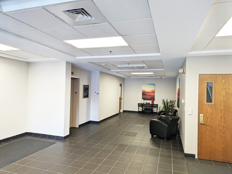 15 N Southwood Dr, Nashua, NH à louer - Photo intérieure – Image 3 sur 5