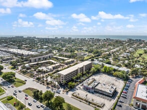 2335 Tamiami Trl N, Naples, FL - VUE AÉRIENNE  vue de carte