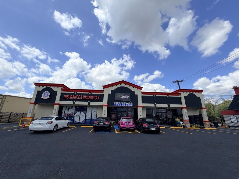 8500 Hillcroft Ave, Houston, TX à louer - Photo de l’immeuble – Image 2 sur 8