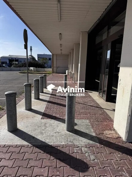 Local commercial dans La Salvetat-Saint-Gilles à louer - Photo de l’immeuble – Image 3 sur 30