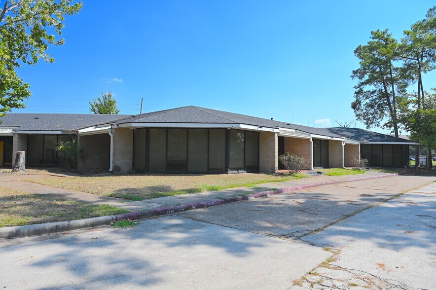 14423 Cornerstone Village Dr, Houston, TX à vendre - Photo de l’immeuble – Image 2 sur 23