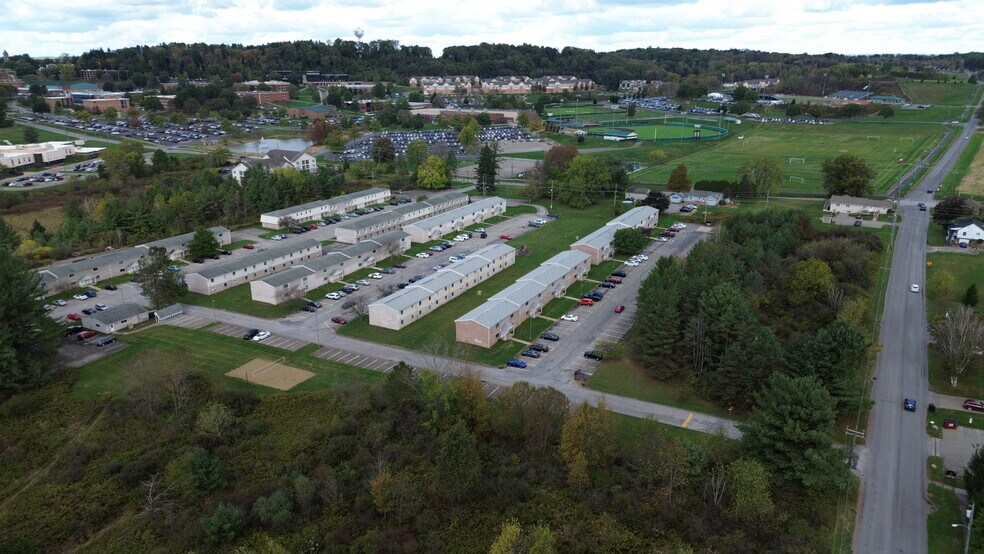 278 Cameron Dr, Slippery Rock, PA à vendre - Photo de l’immeuble – Image 1 sur 10