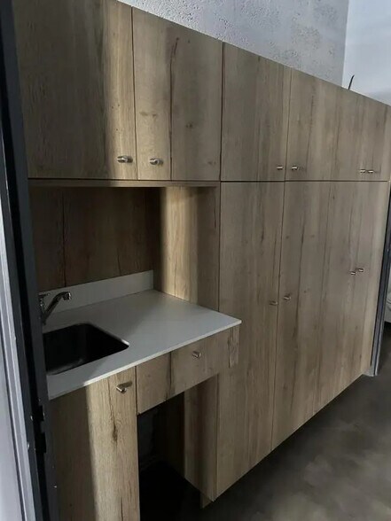 Local commercial dans Vannes à louer - Photo intérieure – Image 2 sur 4