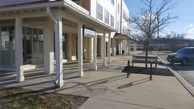 970 Harris Rd, Grayslake, IL à louer Photo de l’immeuble– Image 1 sur 3