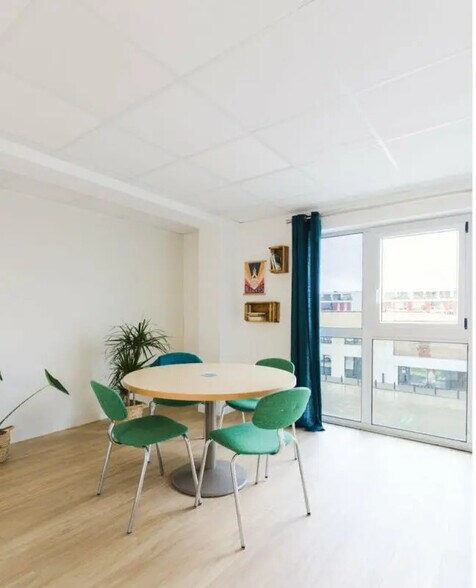 Bureau dans Bordeaux à louer - Photo de l’immeuble – Image 2 sur 4