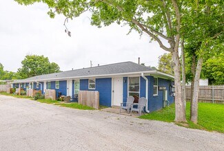 Plus de détails pour 4806 6th St, Bacliff, TX - Logement à vendre