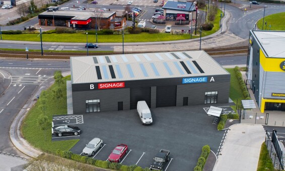 1 Rayner Lane, Ashton Under Lyne à louer Photo principale– Image 1 sur 2