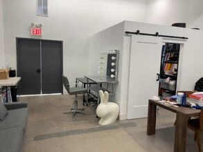 4701 Van Dam St, Long Island City, NY à louer - Vidéo sur l’annonce professionnelle 