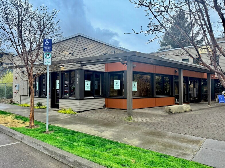 2311 SE 50th Ave, Portland, OR à louer - Photo de l’immeuble – Image 2 sur 4