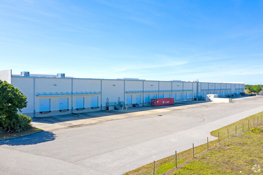 351 30th St SE, Tampa, FL à louer - Photo de l’immeuble – Image 2 sur 6