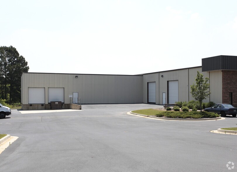 515 Marksmen Ct, Fayetteville, GA à louer - Photo de l’immeuble – Image 2 sur 2