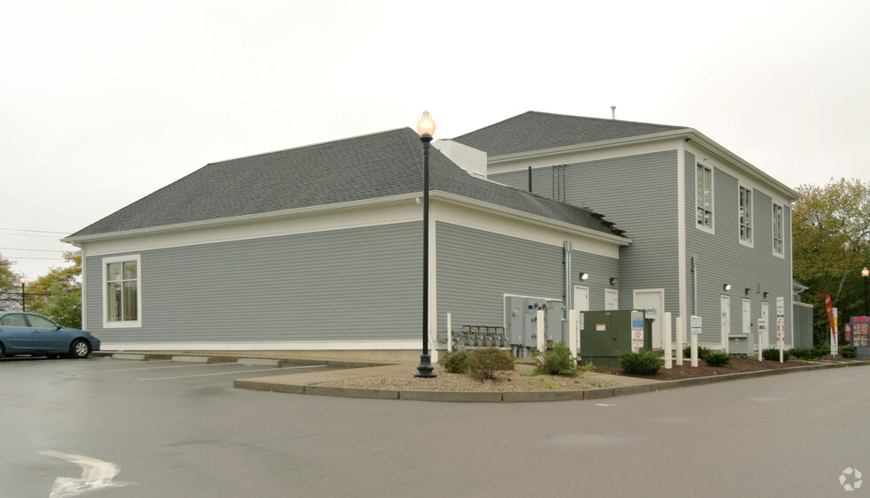 246 E Main St, Norton, MA à louer - Photo de l’immeuble – Image 3 sur 4