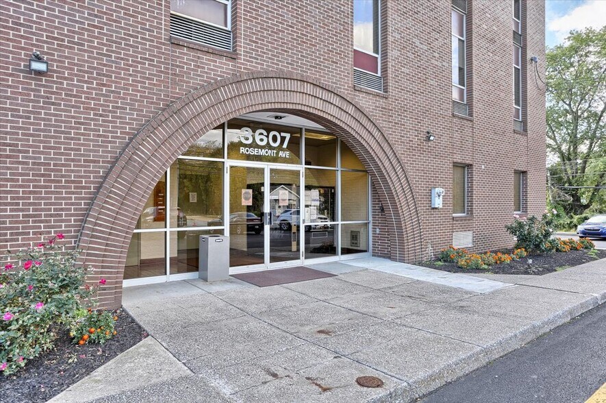 3607 Rosemont Ave, Camp Hill, PA à louer - Photo de l’immeuble – Image 2 sur 9