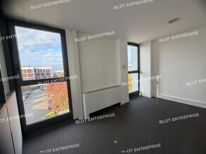 Bureau dans Rennes à vendre Photo intérieure– Image 2 sur 8