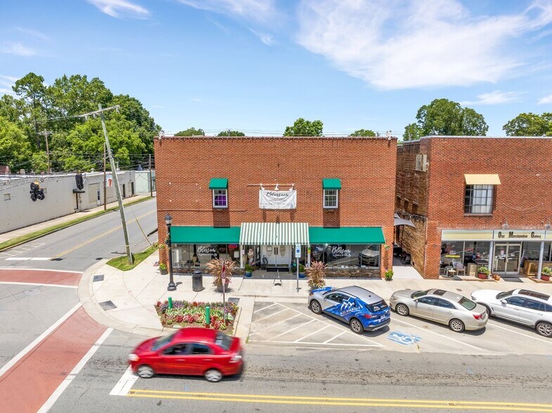 101 E Virginia Ave, Bessemer City, NC à louer - Photo de l’immeuble – Image 1 sur 51