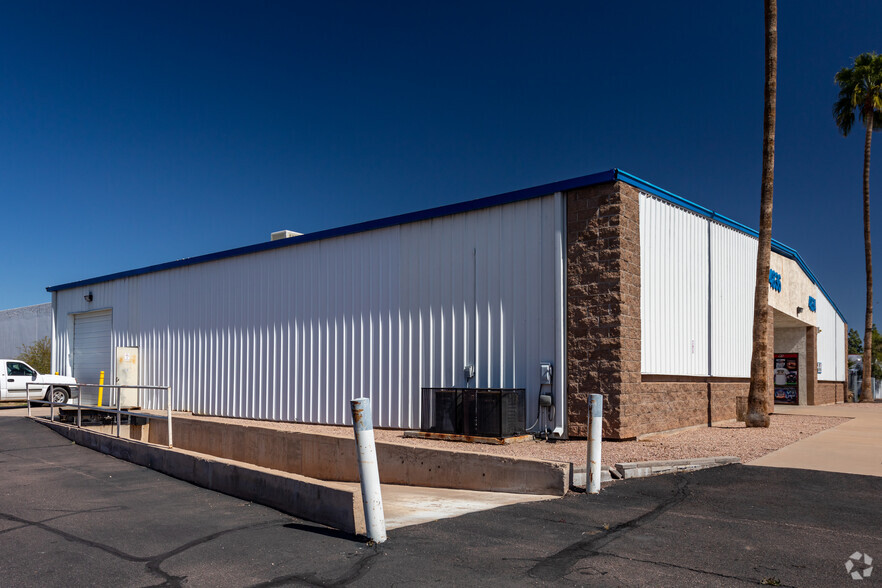 5002 S 40th St, Phoenix, AZ à louer - Photo de l’immeuble – Image 2 sur 5