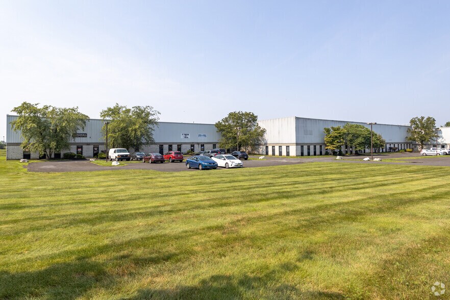 12285 McNulty Rd, Philadelphia, PA à louer - Photo principale – Image 1 sur 8
