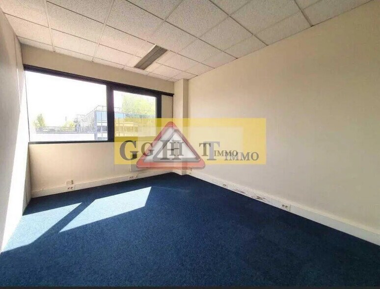 Bureau dans Saclay à louer - Photo de l’immeuble – Image 2 sur 6