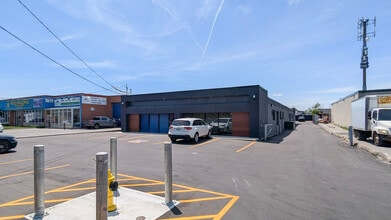 1790 Midland Ave, Toronto, ON à louer Photo de l’immeuble– Image 2 sur 4