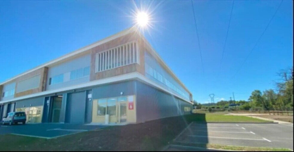 Local d'activités dans Rousset à vendre - Photo de l’immeuble – Image 1 sur 10