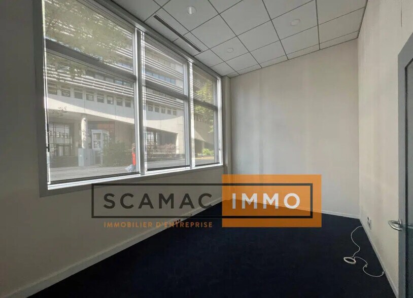 Local commercial dans Saint-Denis à louer - Photo intérieure – Image 2 sur 4