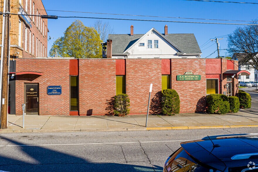 100 E Main St, Torrington, CT à louer - Photo de l’immeuble – Image 2 sur 3