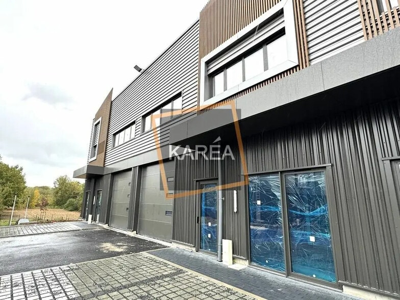 Local d'activités dans Courtry à vendre - Photo de l’immeuble – Image 1 sur 5